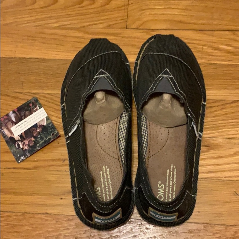 TOMS Navy Blue Slip-On Shoes - Size 8